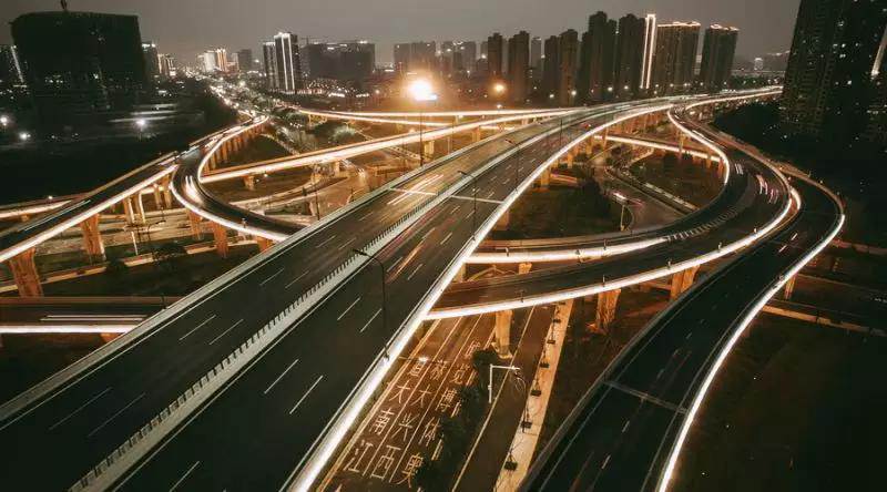 這些上道必知汽車燈語，你知道嗎？