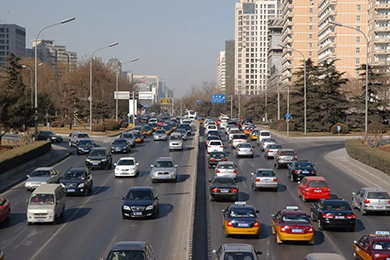 鬧市開車必學(xué)技巧，你會幾招？