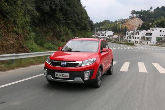 車窗怎么開省油又涼快？這些竅門送你秀操作！